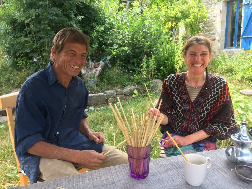 Ils fabriquent des pailles en paille de seigle pour remplacer le plastique